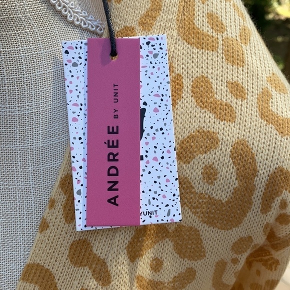 Boutique Hadley Leopard Print Marigold Button Front Cardigan Sz M w/ pockets NWT - Picture 6 of 10